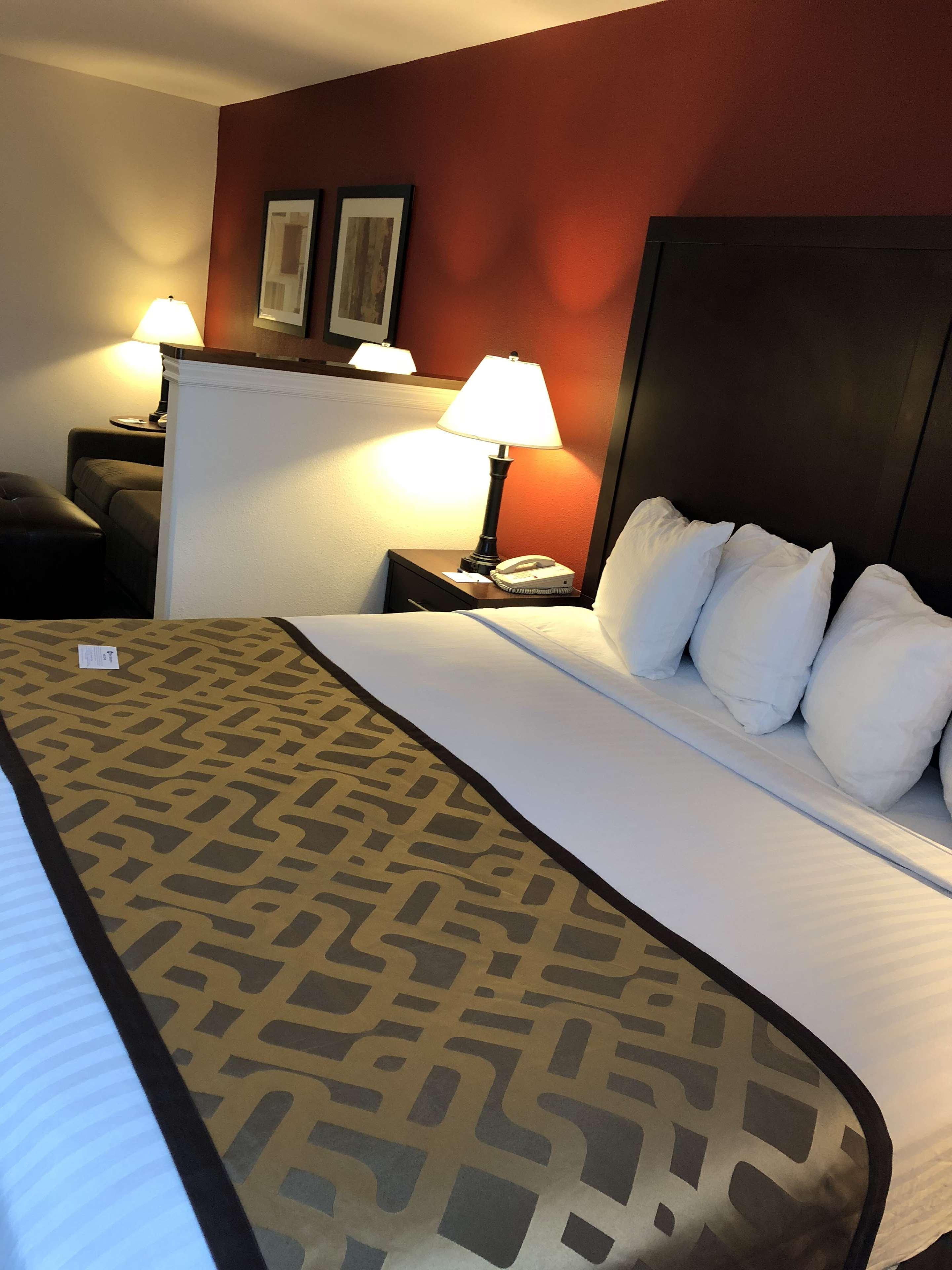 Best Western Dallas Inn & Suites Extérieur photo